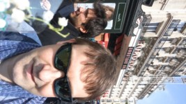 Juan Branco derrière